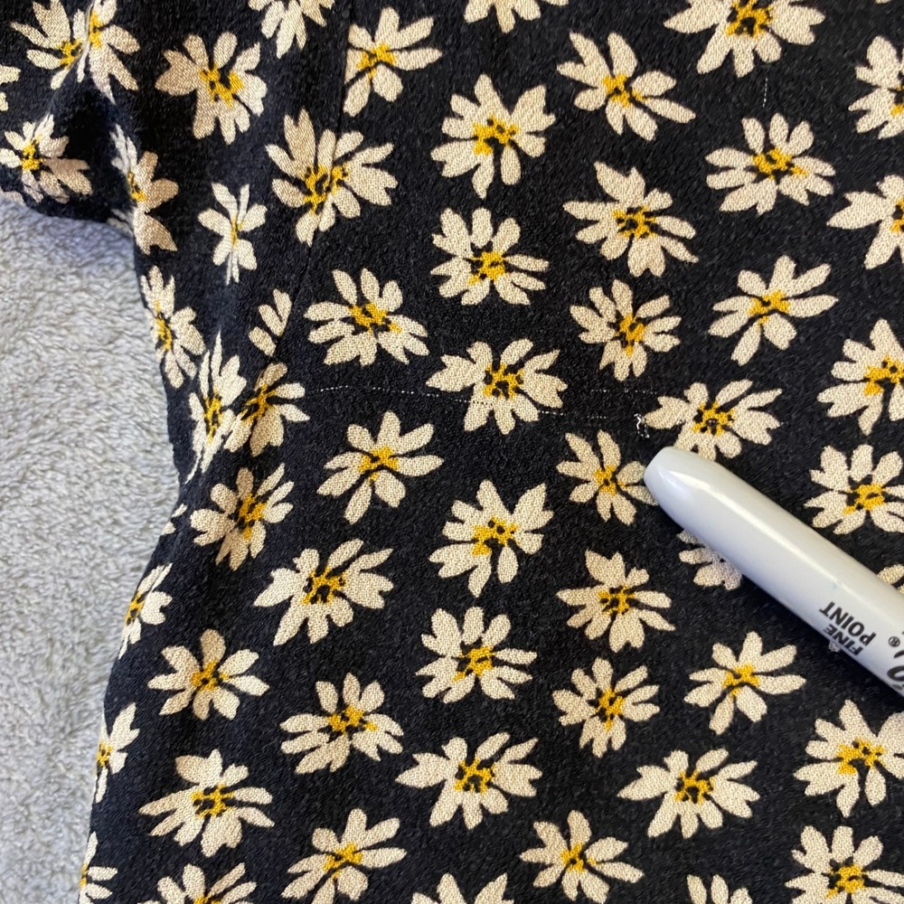 American Eagle Black Daisy Floral Tiered Fit & Flare Dress Small S Short Sleeve - Picture 4 of 6